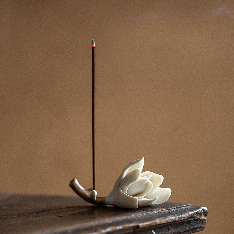 Incense Stick Holder - Hochwertiger, eleganter, handgefertigter Keramik-Magnolien-Räucherstäbchenhalter und Bürstenablage,