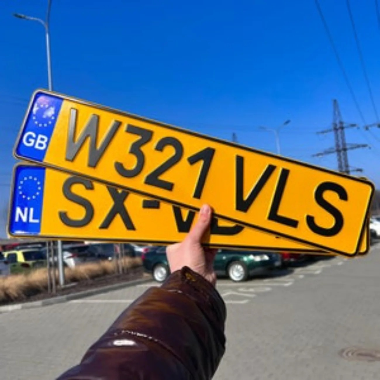 Anpassbares Nummernschild aus  – Home Decor Orange Bewertung und Preis
